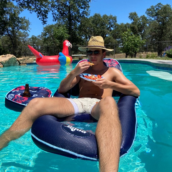 Meet your Posher, Christopher - Picture 1 of 1